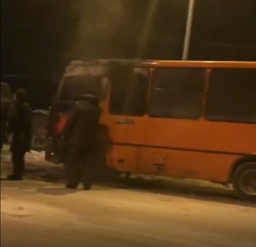 В Якутске произошло возгорание маршрутного автобуса
