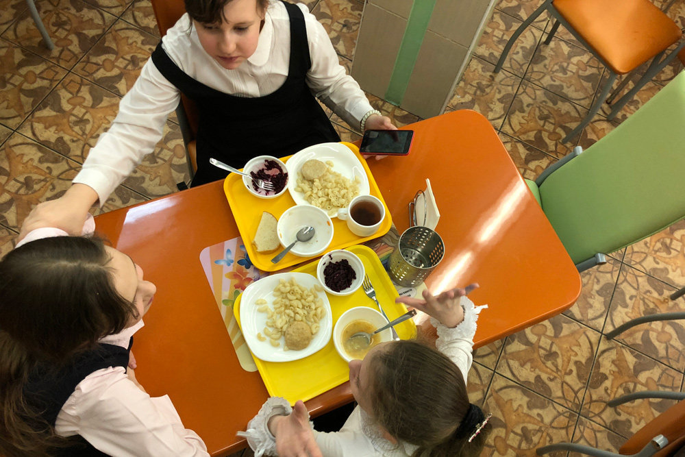 Названы регионы с лучшим и худшим школьным питанием