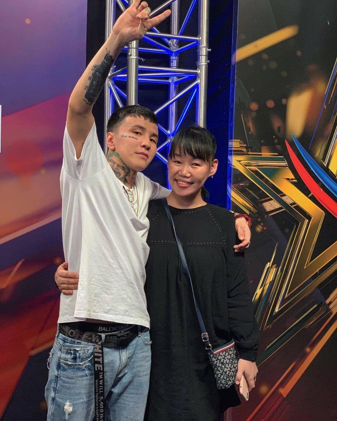 На конкурсе "Новая звезда" Kit jah получил спецприз от Игоря Матвиенко