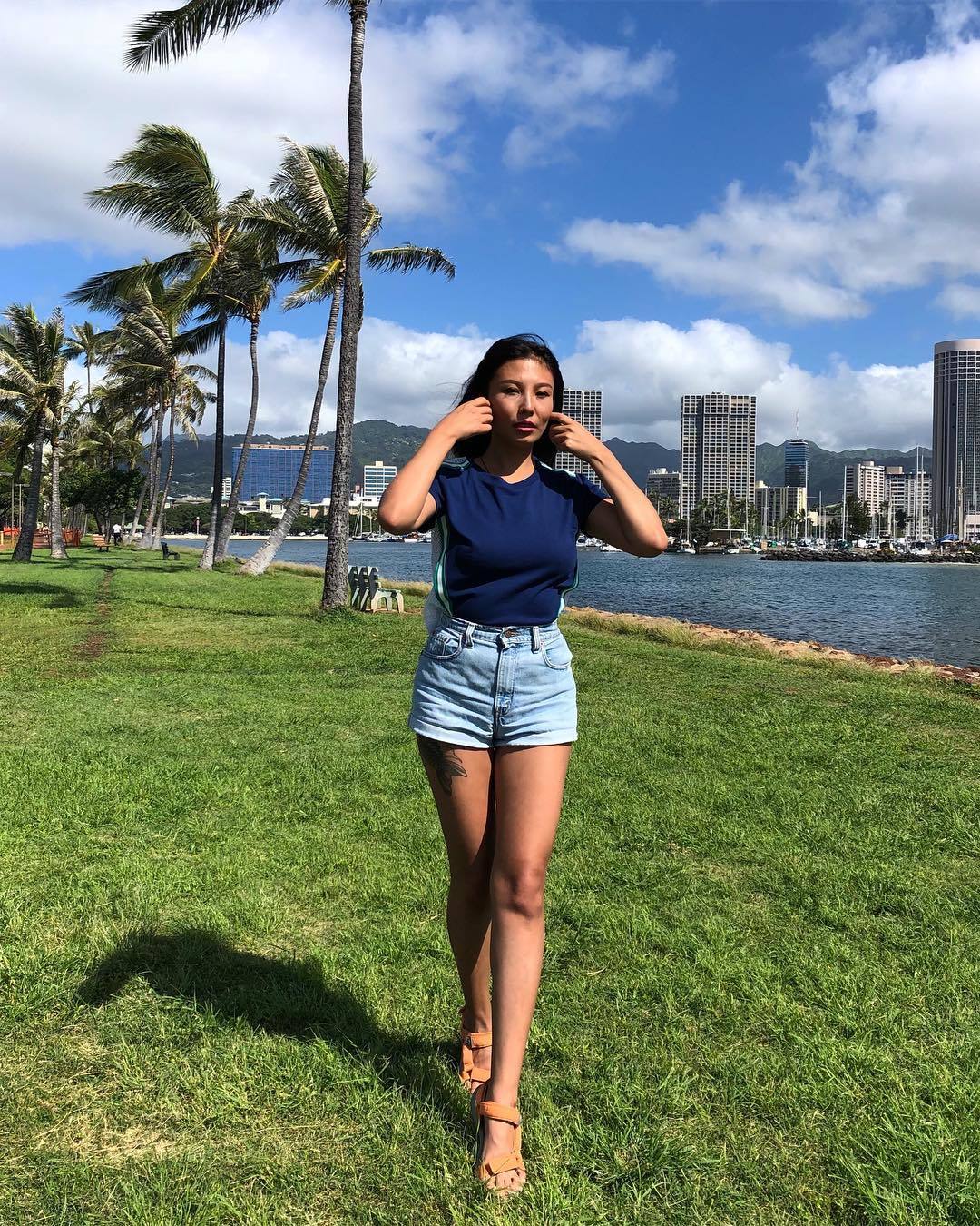 "У меня длинные ноги и хорошая грудь", - Марика Аммосова ответила хейтерам