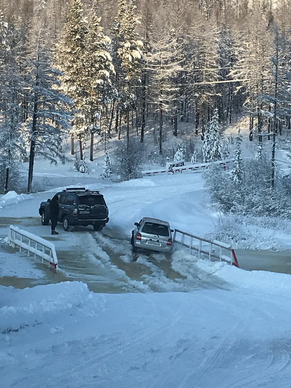 Минэкологии: по факту выхода воды на дорогу в Мирнинском районе проводится проверка