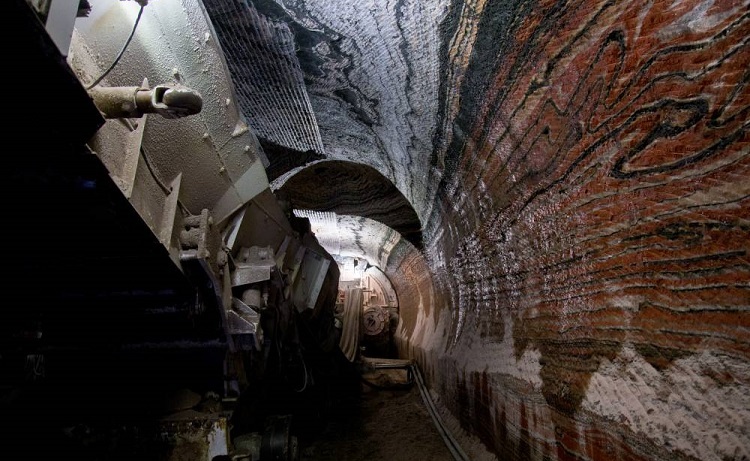 МЧС Якутии : происшествие на руднике "Бадран"