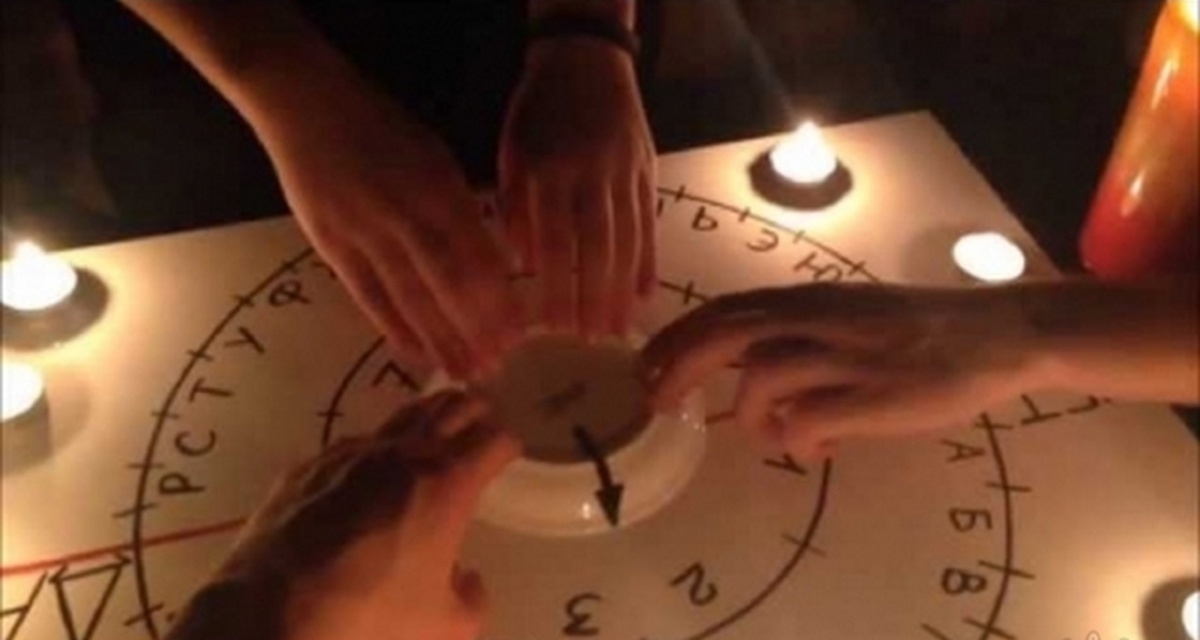 «Заглянуть в будущее, которого нет». Истории о рождественских гаданиях