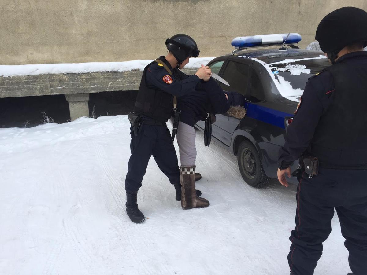 В Якутске мужчина напал на водителя такси