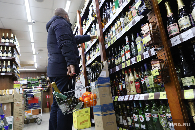 России предсказали рост фальсифицированного алкоголя