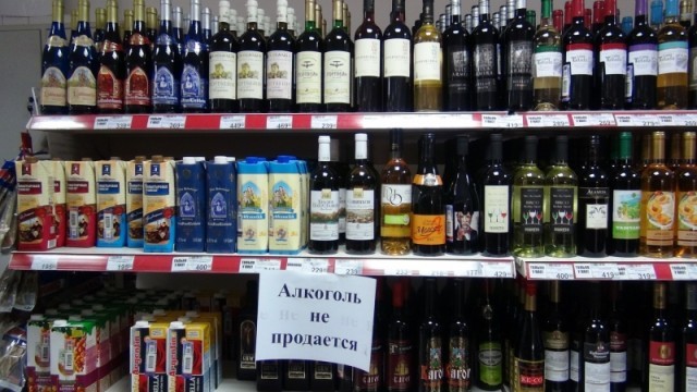 "С алколобби не связан, алкоголем не торгую", - депутат Федоров предлагает скорректировать время продажи алкоголя