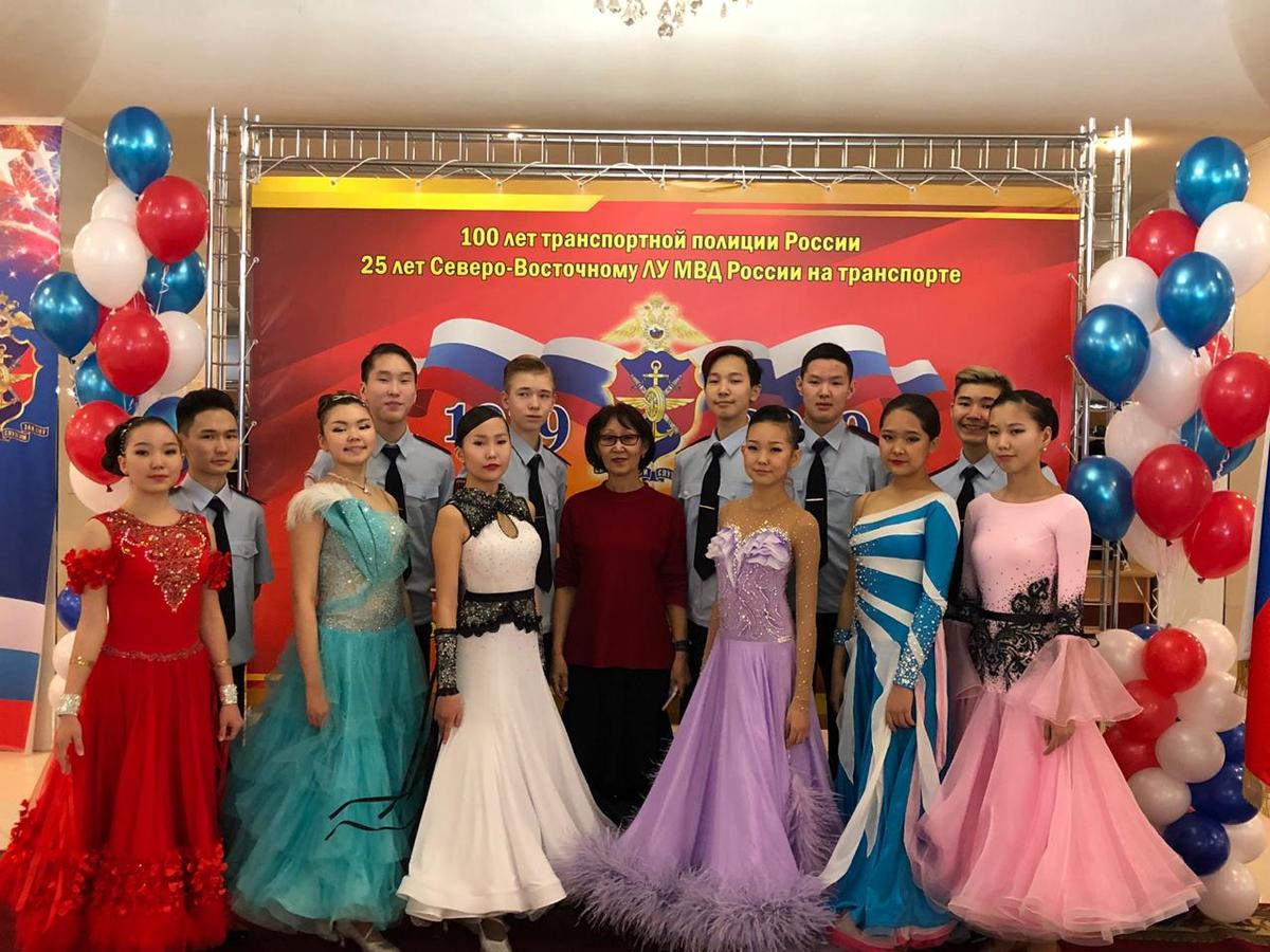 Дети из танцевального клуба "Надежда" поздравили с Днем защитника Отечества!