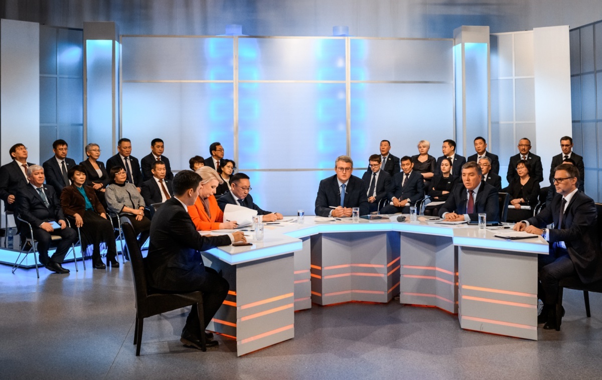 В Алданском, Вилюйском, Сунтарском и Усть-Алданском районах стартовали отчёты Правительства Якутии