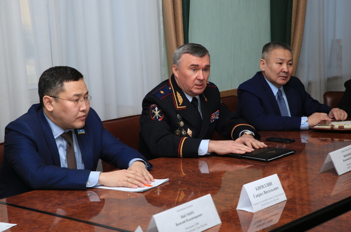 Министр ВД по Якутии Владимир Прокопенко встретился с делегацией из Кыргызской Республики