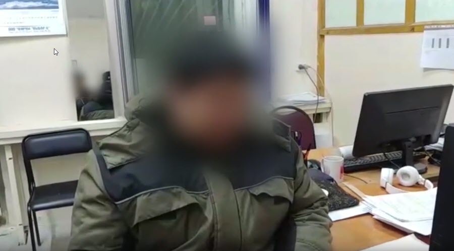 "Поймал на улице, нанес побои", - Опубликовано видео допроса мужчины, напавшего на мигранта в Якутске