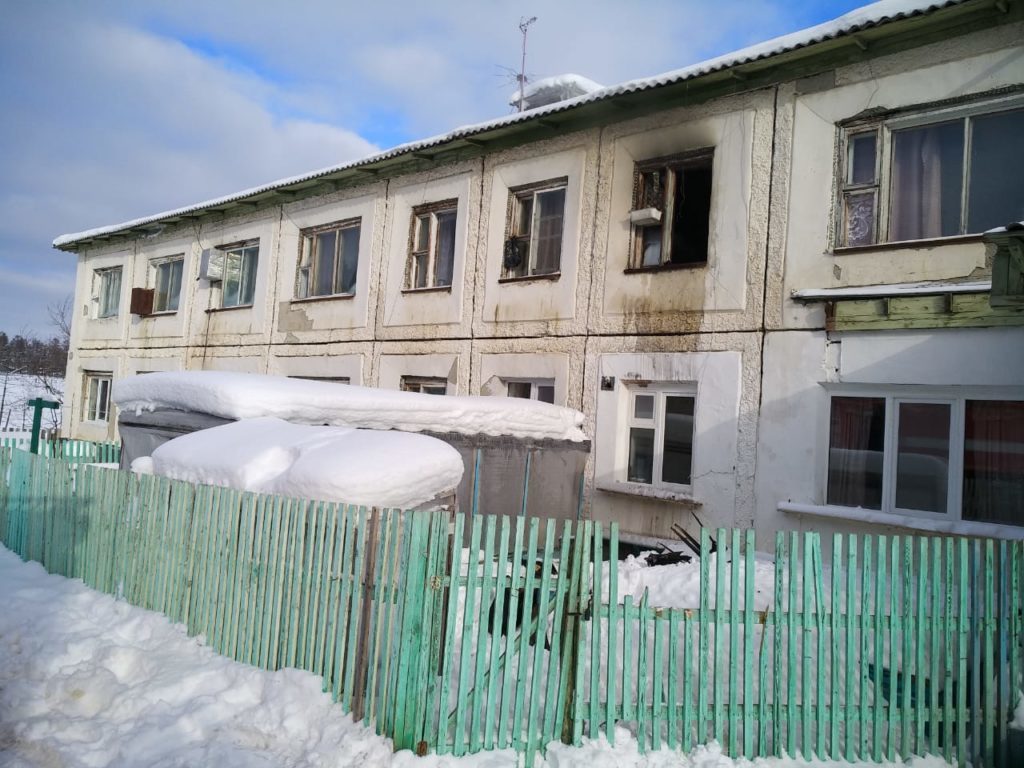 Пожарные отстояли общежитие в Покровске
