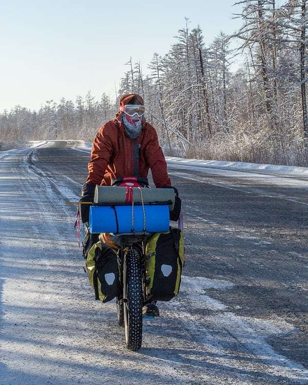 Фотофакт: Испанский велосипедист доехал до Колымы