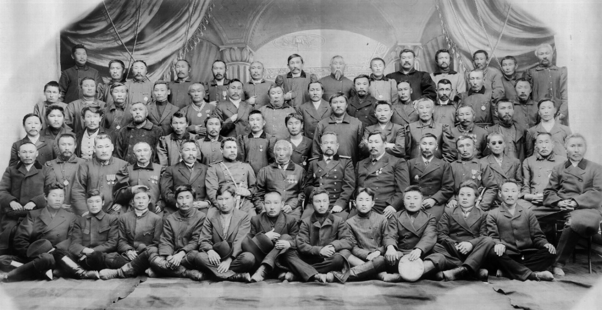 История одной фотографии. Участники съезда якутов отправили делегацию на 300-летие Дома Романовых