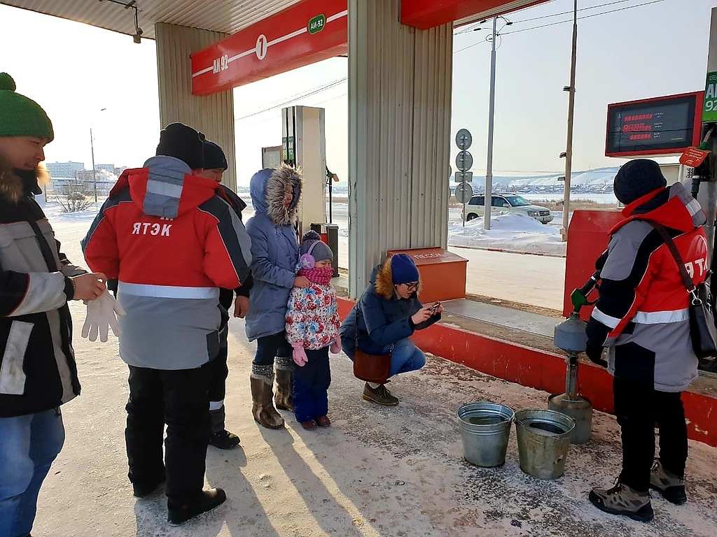 Хорошо наливают!