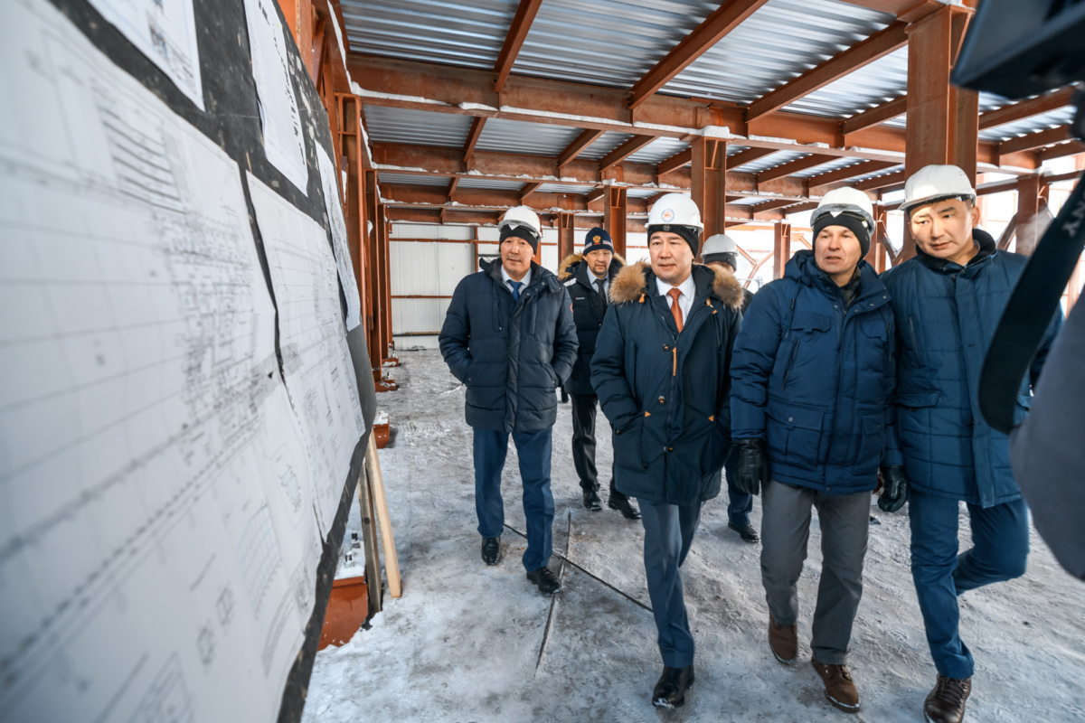 Айсен Николаев проверил готовность Амгинского улуса к VII Спортивным играм народов Якутии