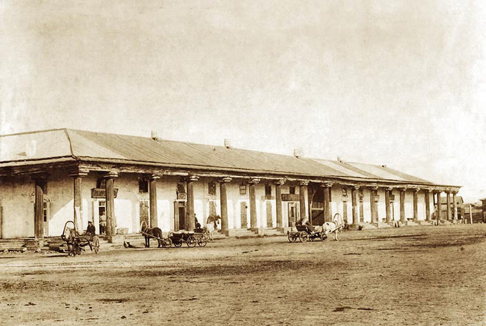 История одной фотографии.  Гостиный двор в стиле ампир