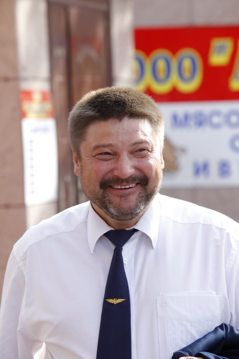 Василий Шимохин поздравляет женщин с 8 Марта!