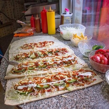 Шаурма-патруль: В Якутске к ответственности привлечены 12 производителей шаурмы