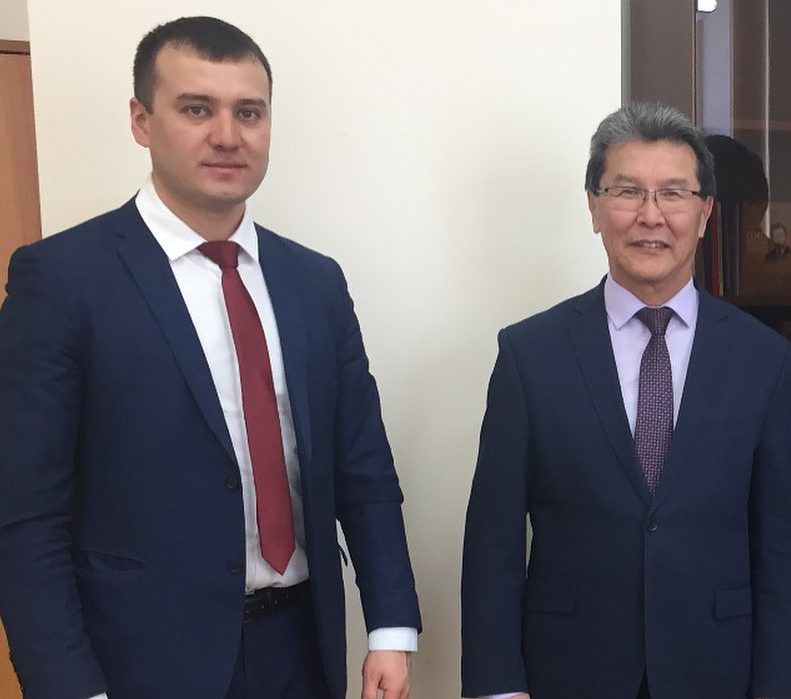 Владимир Васильев с сыном Усмана Баратова