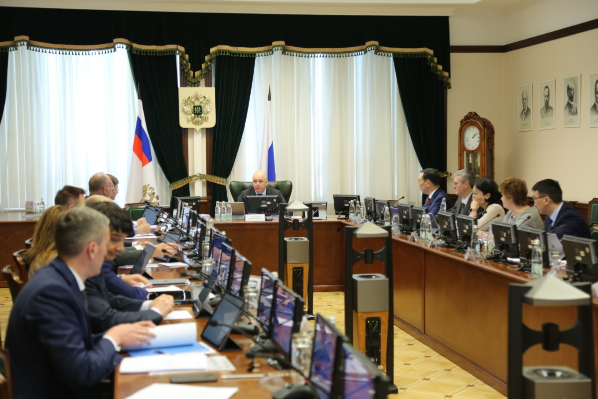 Айсен Николаев принял участие в заседании Наблюдательного совета АК «АЛРОСА» в Москве