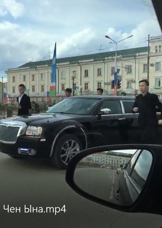 Видеофакт: В Якутске спародировали эскорт Ким Чен Ына