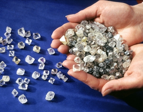 В Якутии стартовала акция по присвоению алмазам имен выдающихся якутян