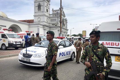 Взрывы прогремели в двух церквях Шри-Ланки во время празднования Пасхи