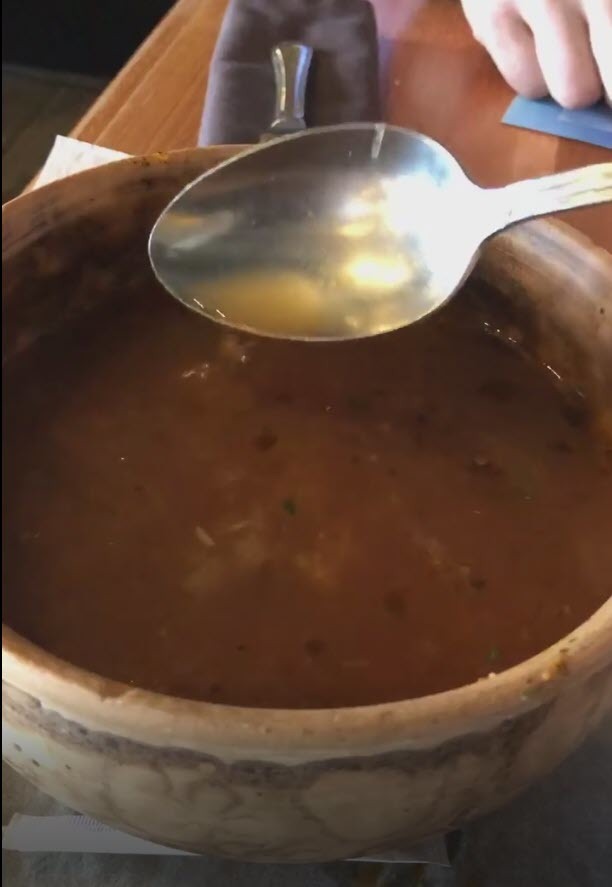 "Харчо жидковат", - депутат раскритиковал суп, поданный в якутском ресторане