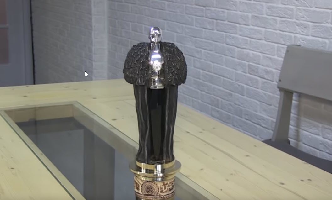 Джон Сноу в серебре: как жители Якутии поблагодарили создателей сериала «Игра престолов»