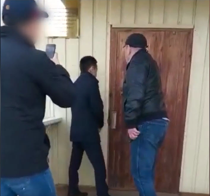Видео задержания замглавы Намского улуса Николая Соловьева