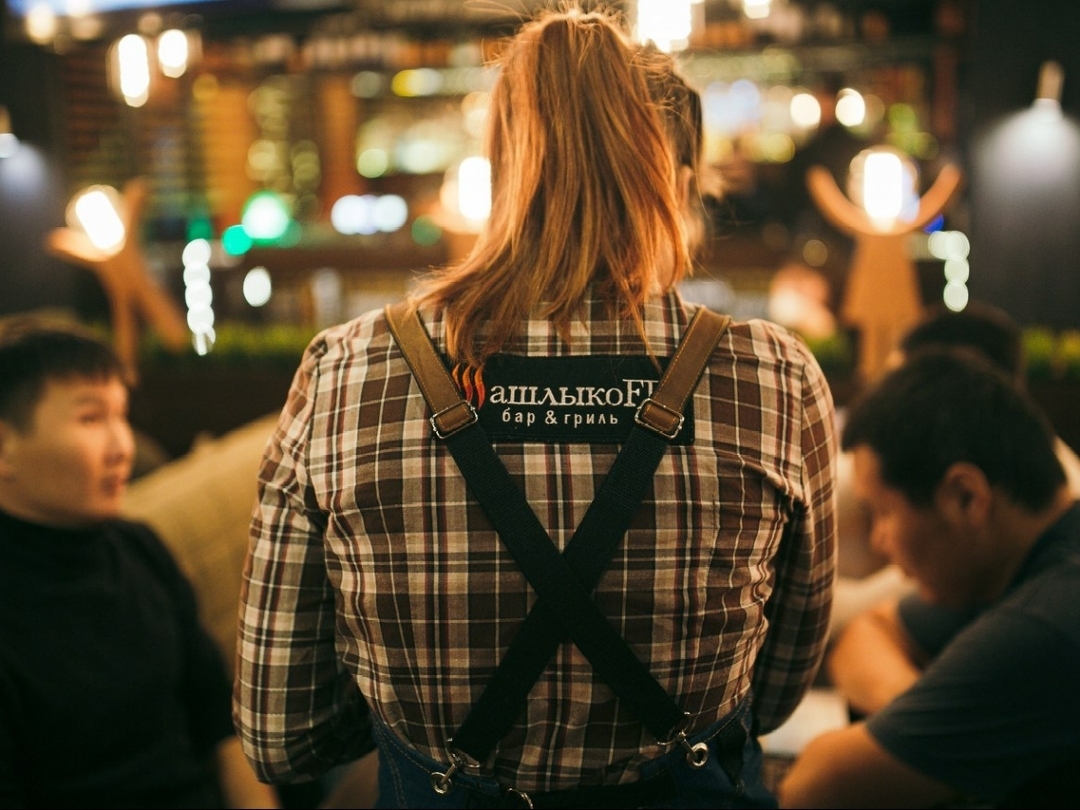 В Якутске девушек выгнали из гриль-бара «Шашлыкофф»