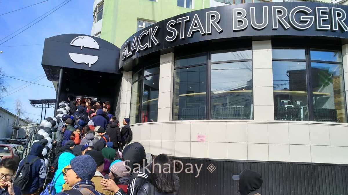 Фотофакт: В Якутске открылась бургерная Тимати