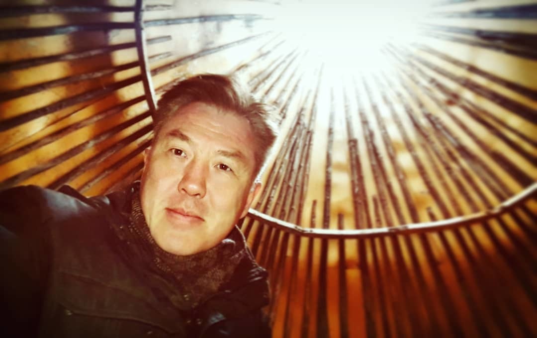 Ведущий Евгений Прокопьев стал жертвой мошенников, представившихся руководством ГИБДД