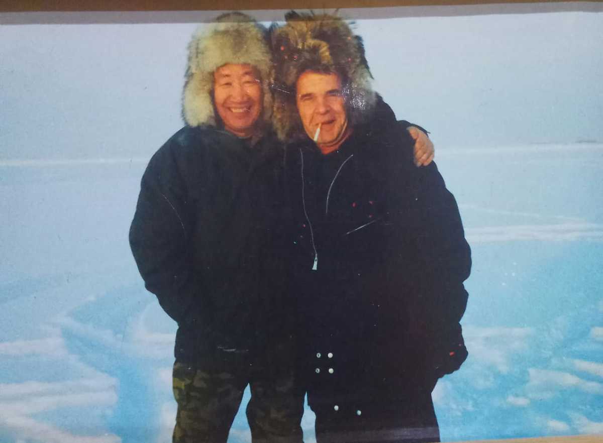 "Ну, за строганину!", "Ну, за Федота!", - якутяне делятся воспоминаниями о встречах с Алексеем Булдаковым