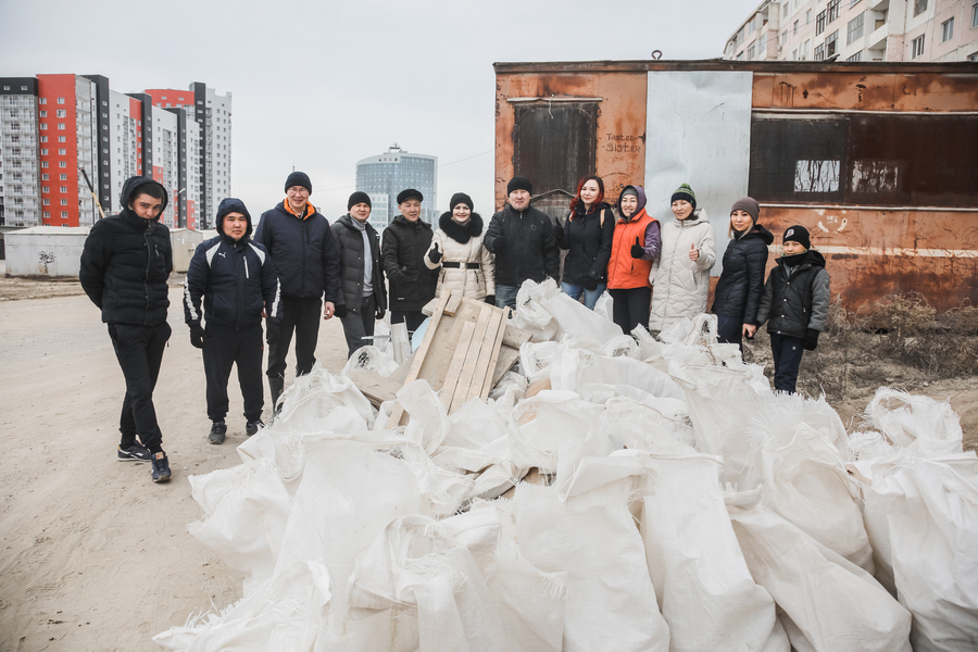В Якутске на субботник вышли более полутора тысяч человек
