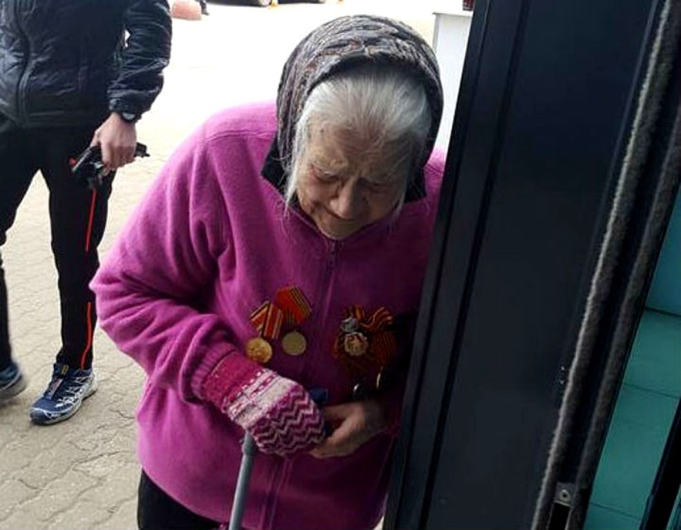 "Мы очень устали скитаться и попрошайничать". Пенсионерка взывает о помощи