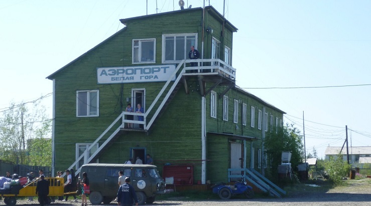 В Якутии самолет экстренно вернулся в аэропорт из-за неполадок