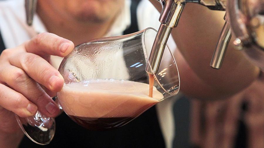 Минкульт предложил вернуть алкоголь во все учреждения культуры