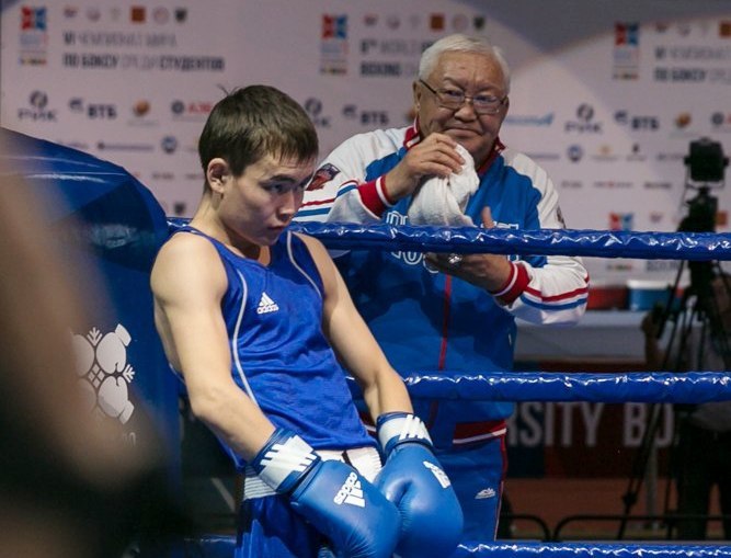 Василий Егоров выиграл стартовый бой на Кубке мира в Кельне