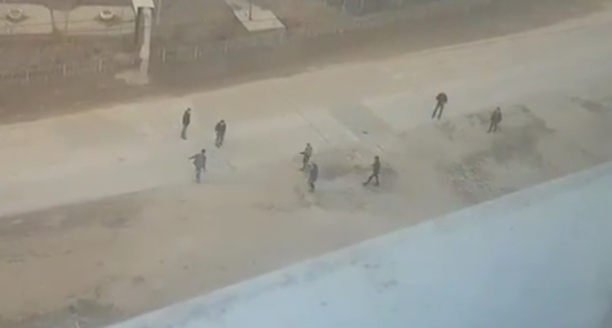 Дебоширы устроили разборки с оружием на одной из улиц Якутска