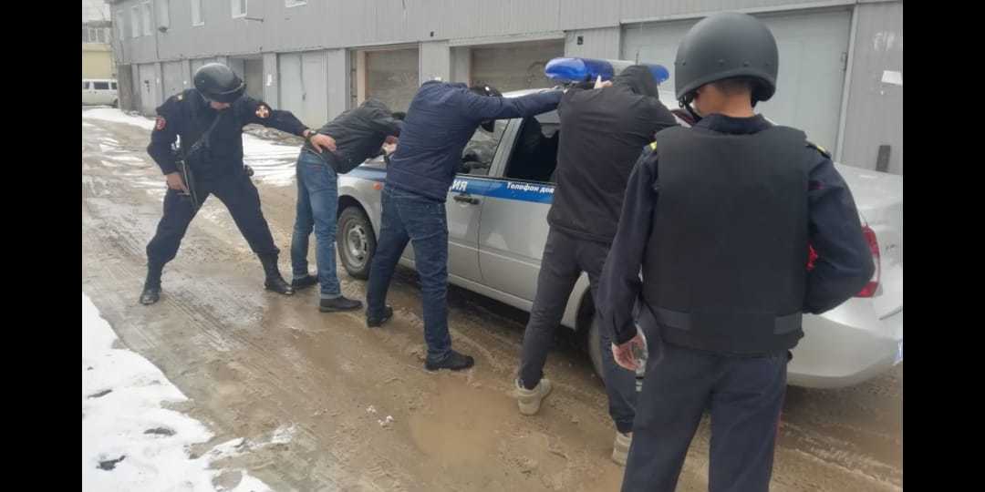 В Якутске росгвардейцами задержана группа лиц, подозреваемая в совершении грабежа