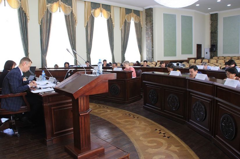 Председатель комиссии Гордумы Якутска попросил не политизировать вопрос о переносе выкупа акций "Водоканала"