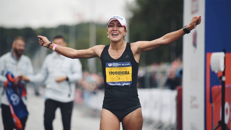 Сардана Трофимова выиграла чемпионат России по марафону в Казани