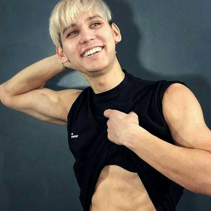 «Корона тяжела и мешает», - бывший продюсер Леона прокомментировала скандальное заявление певца