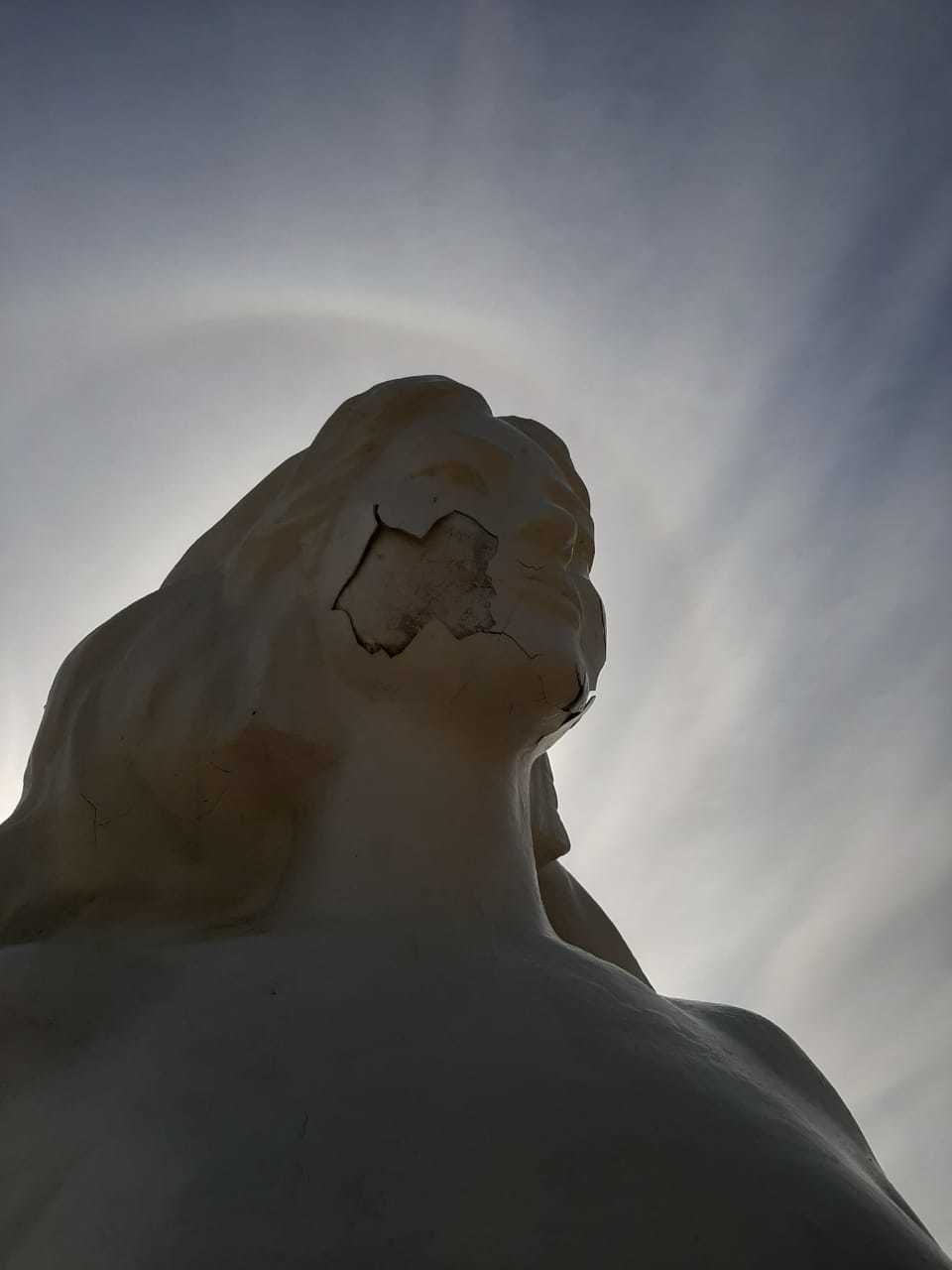 Фотофакт: Самая красивая скульптура Якутии опять терпит бедствие