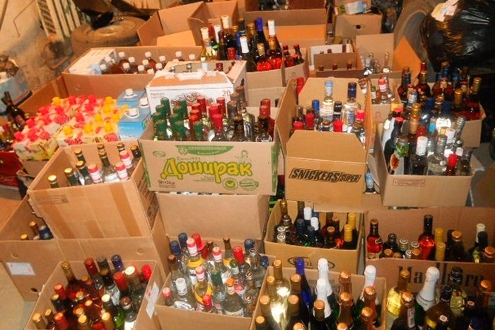 Более семи тысяч ящиков поддельного алкоголя изъяли из торговой сети полицейские Якутска
