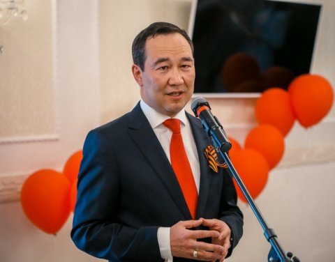 Айсен Николаев поздравляет с Днем Великой Победы