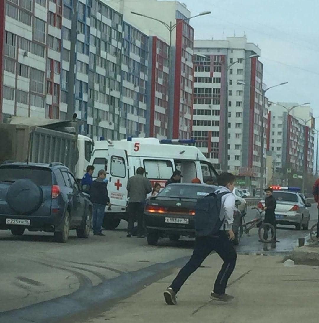 Фотофакт: В центре Якутска сбили ребенка на велосипеде
