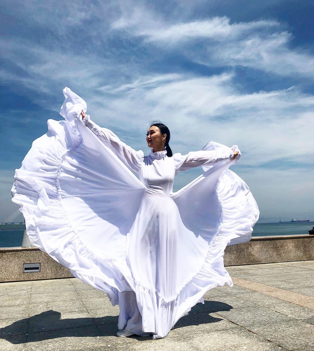 Фотофакт: Красавица Лидия Гасанбалаева справила день рождения во Владивостоке