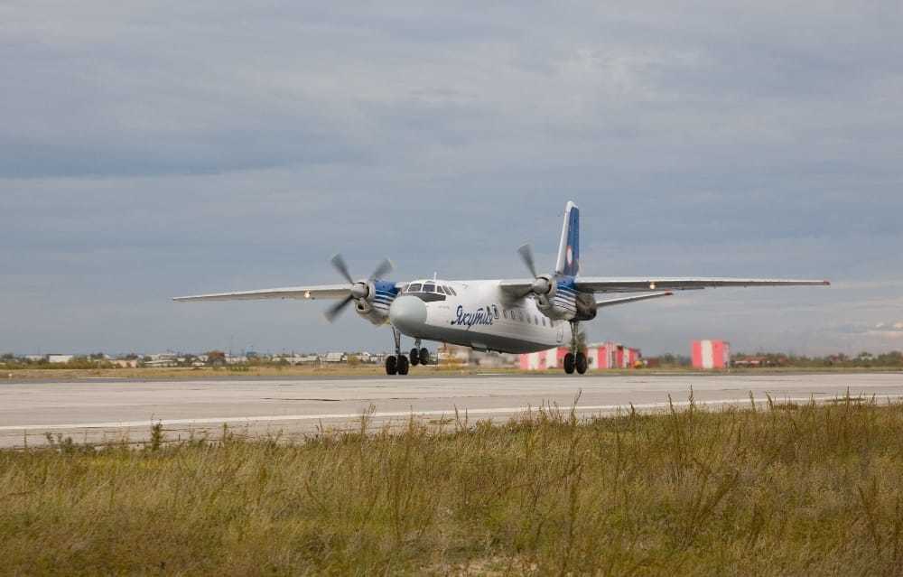 У самолета АК Якутии лопнули шасси